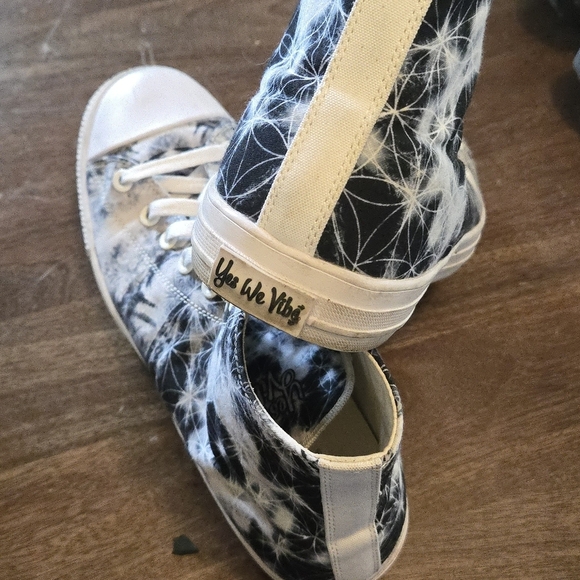 Yes We Vibe Other - Yes WE vibe Mandolin Black and White High-Top Sneakers